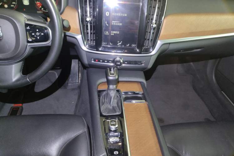 Used Volvo S90 2017 T5 Smart Luxury Edition Gear Lever