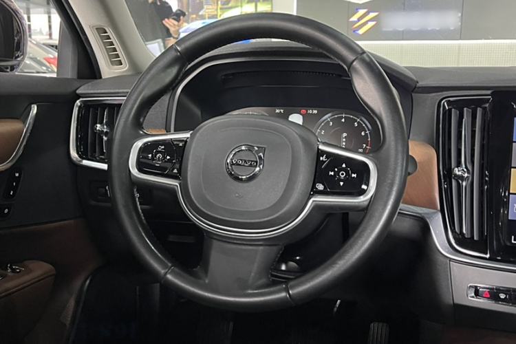 Used Volvo S90 2017 T5 Smart Luxury Edition Interior 2