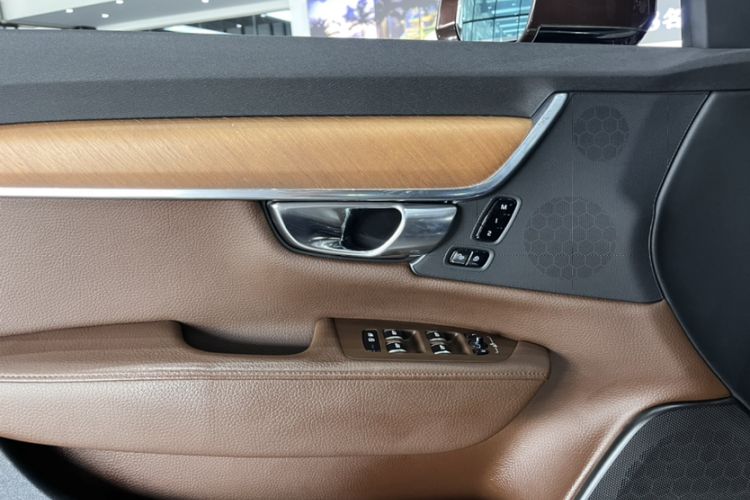 Used Volvo S90 2017 T5 Smart Luxury Edition Interior 9