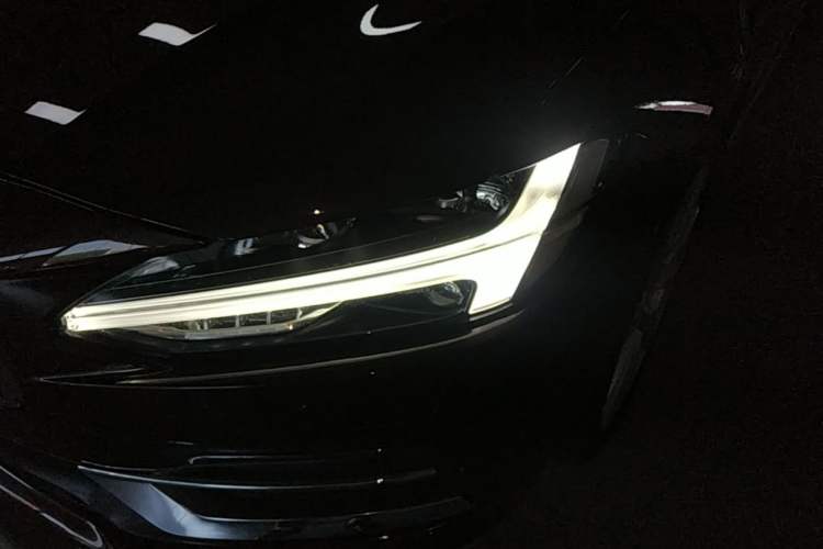 Used Volvo S90 2017 T5 Smart Luxury Edition Left Front Headlight