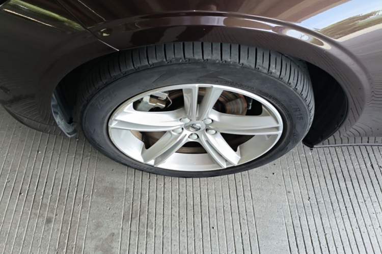 Used Volvo S90 2017 T4 Zhiyuan Edition Left Front Wheel Hub