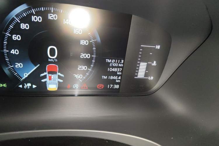 Used Volvo S90 2017 T4 Zhiyi Edition Odometer Close Up