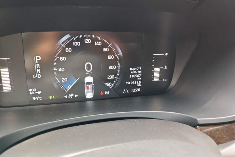 Used Volvo S90 2017 T4 Zhiyuan Edition Odometer Close Up