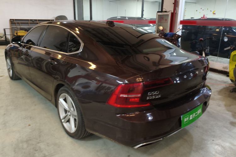 Used Volvo S90 2017 T4 Zhiyuan Edition Rear Left 45 Deg
