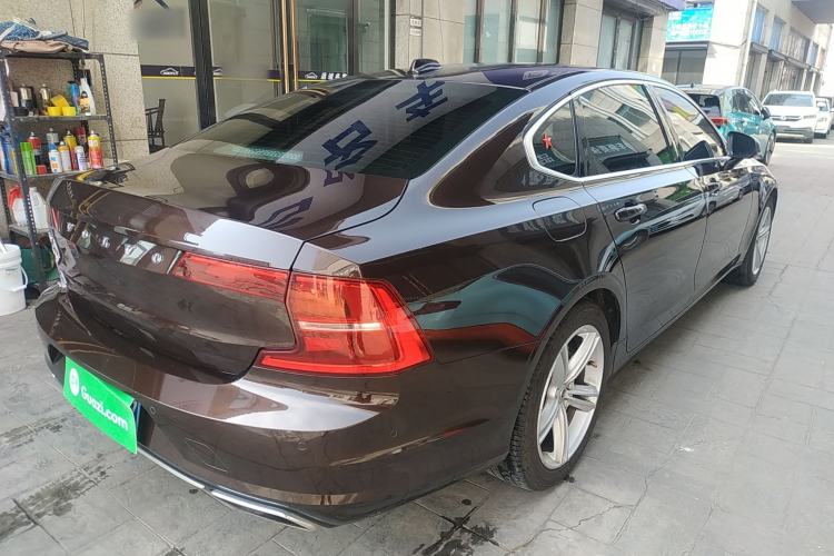 Used Volvo S90 2017 T4 Zhiyuan Edition Rear Right 45 Deg