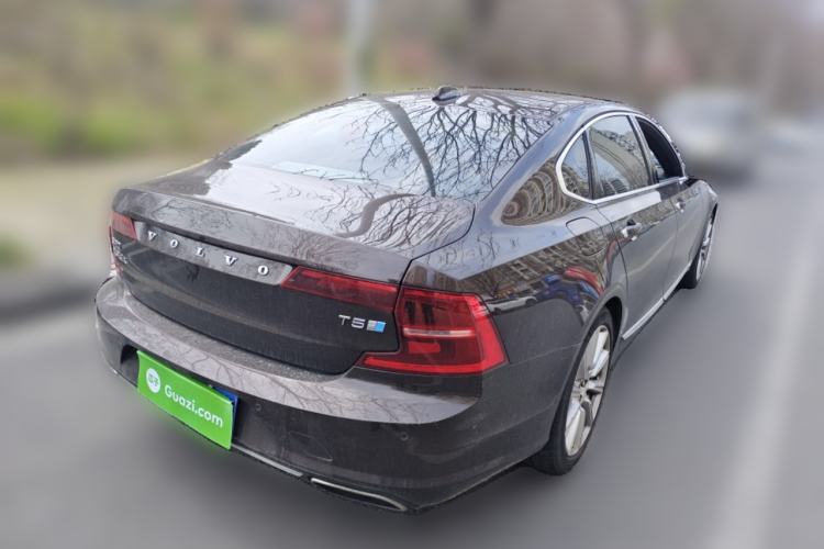 Used Volvo S90 2017 T5 Prestige Edition Rear Right 45 Deg