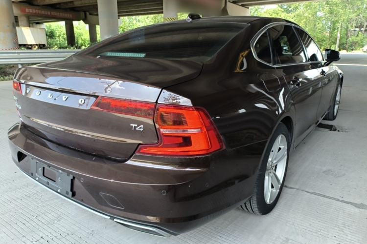 Used Volvo S90 2017 T4 Zhiyuan Edition Rear Right 45 Deg