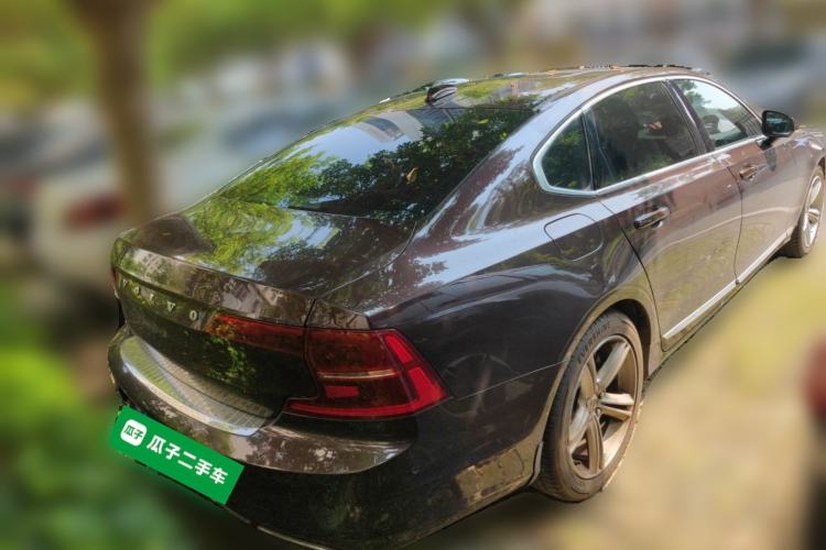 Used Volvo S90 2017 T4 Zhiyuan Edition Rear Right 45 Deg