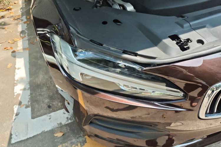 Used Volvo S90 2017 T4 Zhiyuan Edition Right Front Headlight