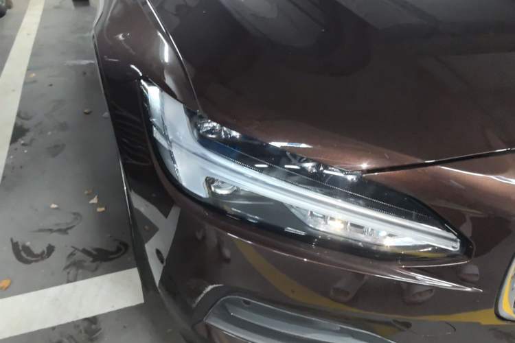 Used Volvo S90 2017 T4 Zhiyuan Edition Right Front Headlight