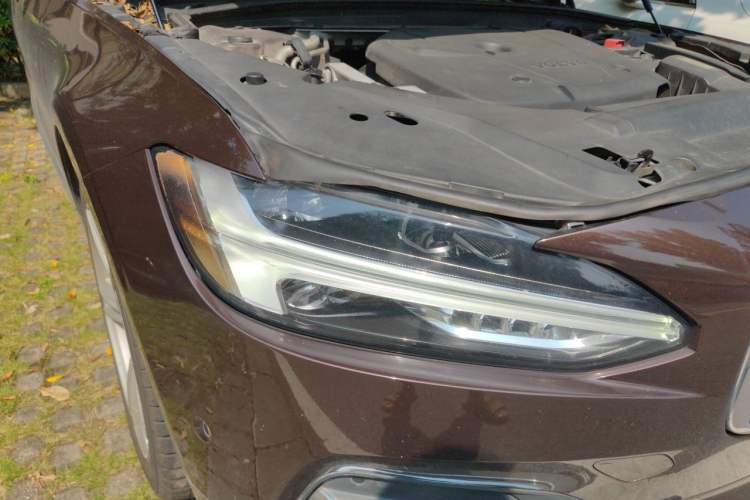 Used Volvo S90 2017 T4 Zhiyuan Edition Right Front Headlight