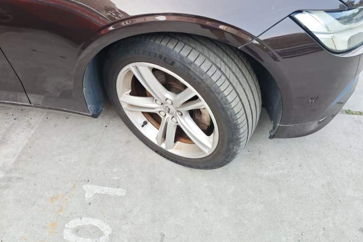 Used Volvo S90 2017 T4 Zhiyuan Edition Right Front Wheel Hub