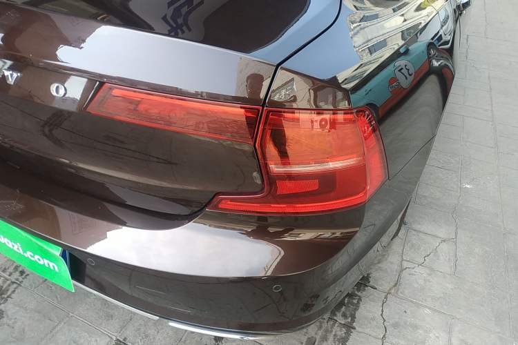 Used Volvo S90 2017 T4 Zhiyuan Edition Right Rear Taillight