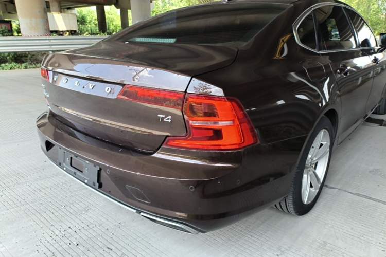 Used Volvo S90 2017 T4 Zhiyuan Edition Right Rear Taillight