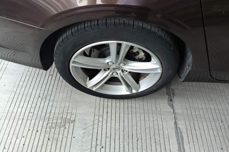 Used Volvo S90 2017 T4 Zhiyuan Edition Right Rear Wheel Hub