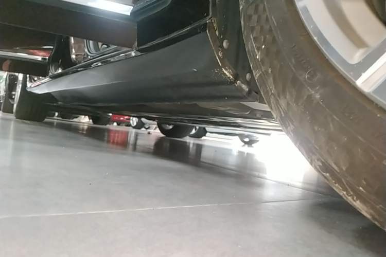 Used Volvo S90 2017 T5 Smart Luxury Edition Right Side Sill