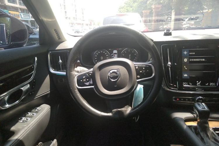 Used Volvo S90 2017 T5 Smart Luxury Edition Steering Wheel