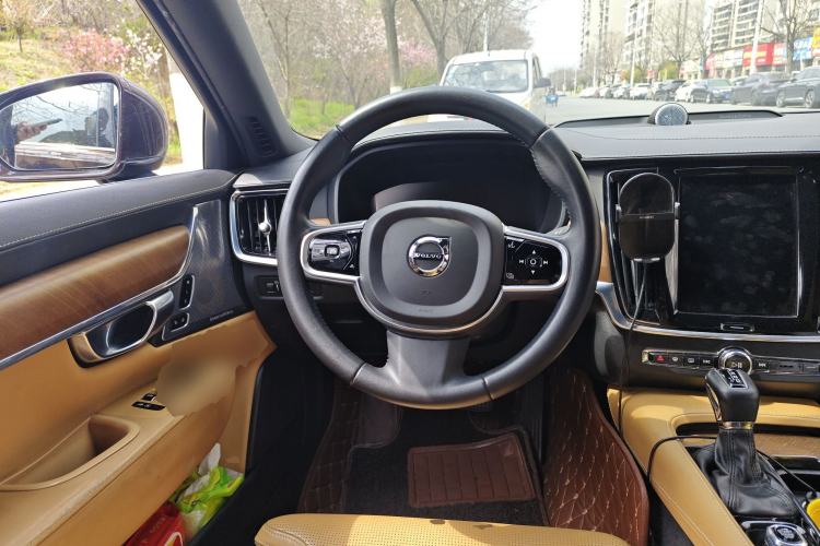 Used Volvo S90 2017 T5 Prestige Edition Steering Wheel