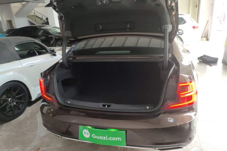 Used Volvo S90 2017 T5 Smart Luxury Edition Trunk