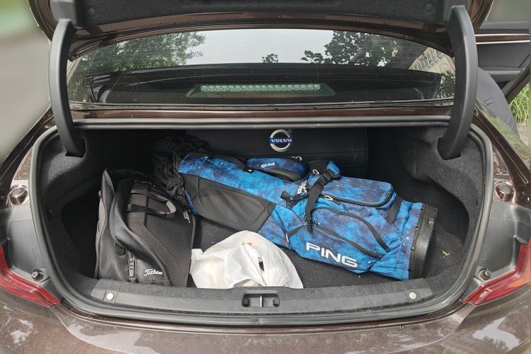 Used Volvo S90 2017 T4 Zhiyuan Edition Trunk