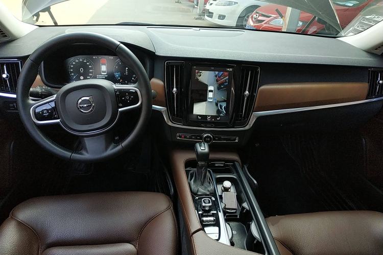 Used Volvo S90 2017 T5 Smart Luxury Edition Center Console