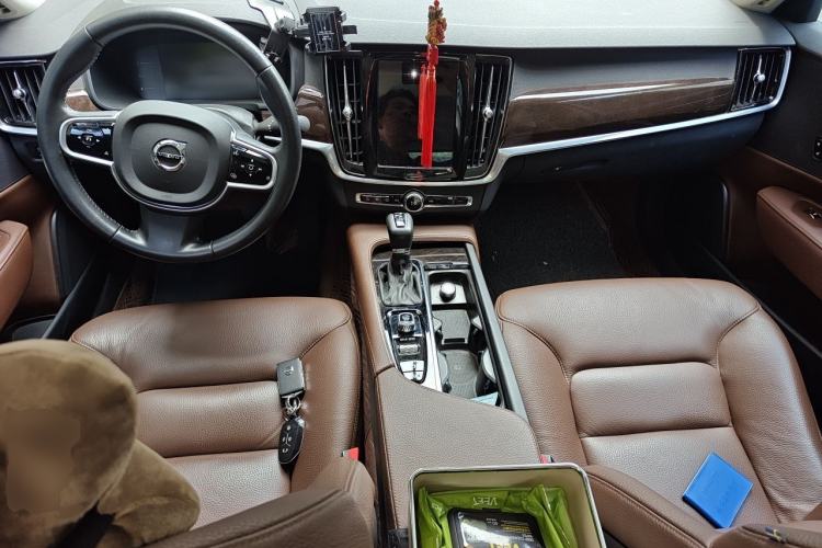 Used Volvo S90 2017 T4 Zhiyuan Edition Center Console