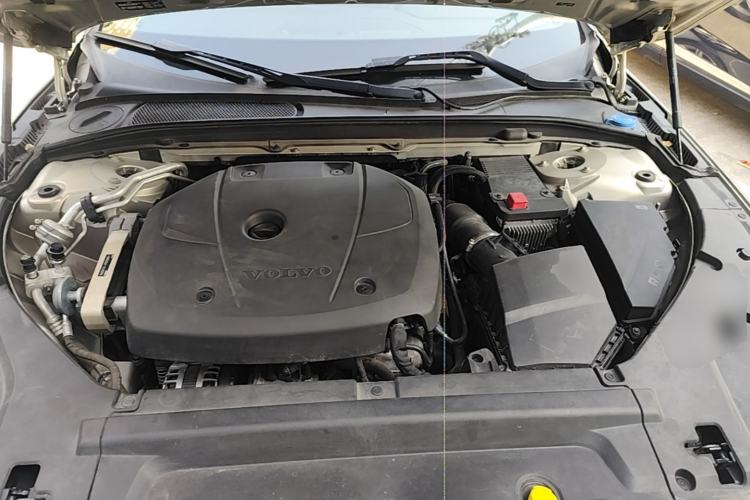 Used Volvo S90 2017 T4 Zhiyuan Edition Engine Bay