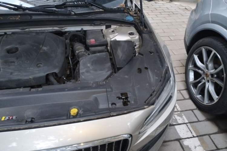Used Volvo S90 2017 T5 Zhiyuan Edition Engine Bay Left