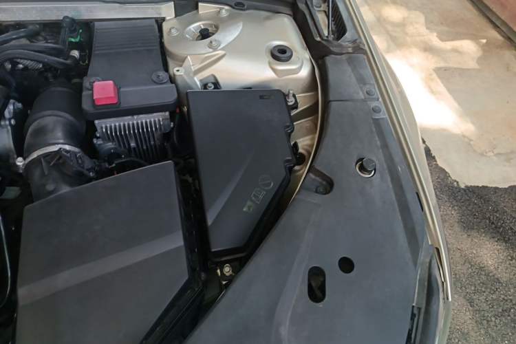 Used Volvo S90 2017 T4 Zhiyuan Edition Engine Bay Left