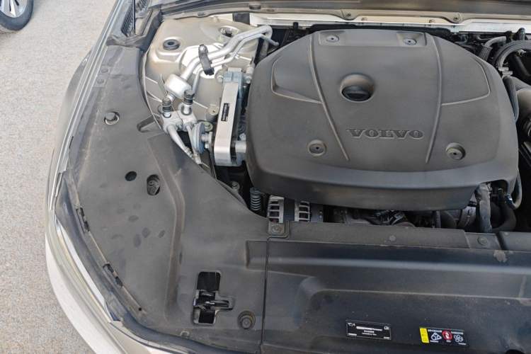 Used Volvo S90 2017 T4 Zhiyuan Edition Engine Bay Right