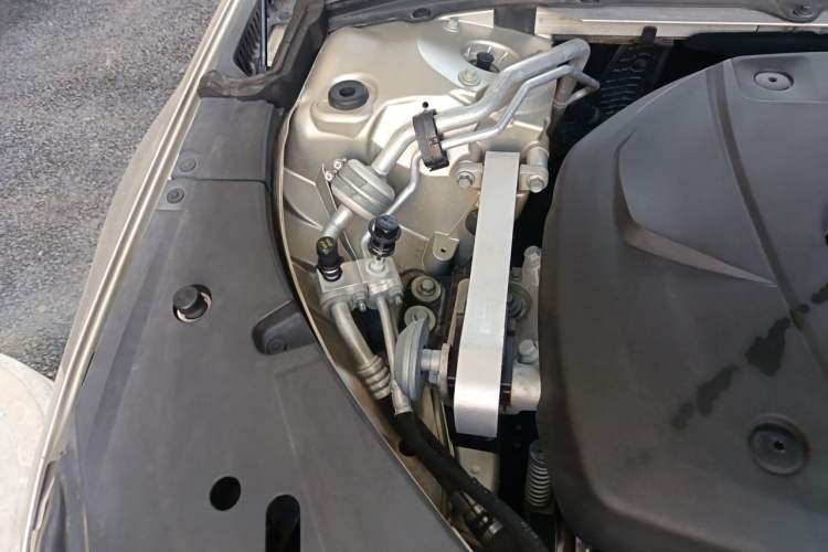 Used Volvo S90 2017 T4 Zhiyuan Edition Engine Bay Right