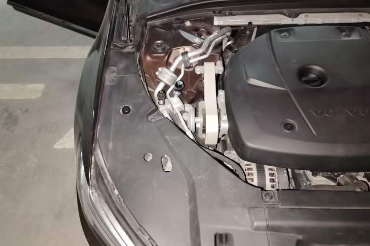 Used Volvo S90 2017 T5 Smart Luxury Edition Engine Bay Right