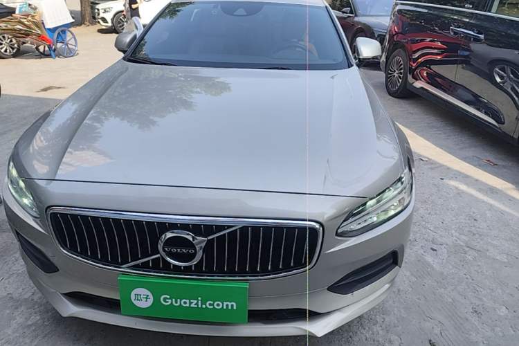 Used Volvo S90 2017 T4 Zhiyuan Edition Front