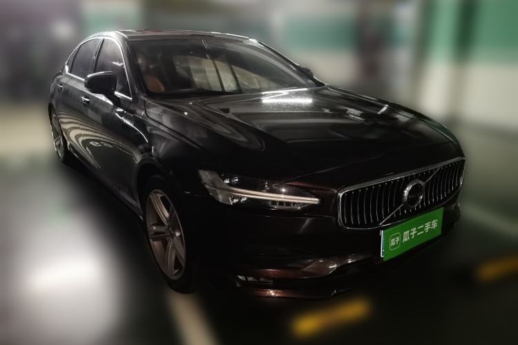 Used Volvo S90 2017 T4 Zhiyuan Edition Front Right 45 Deg