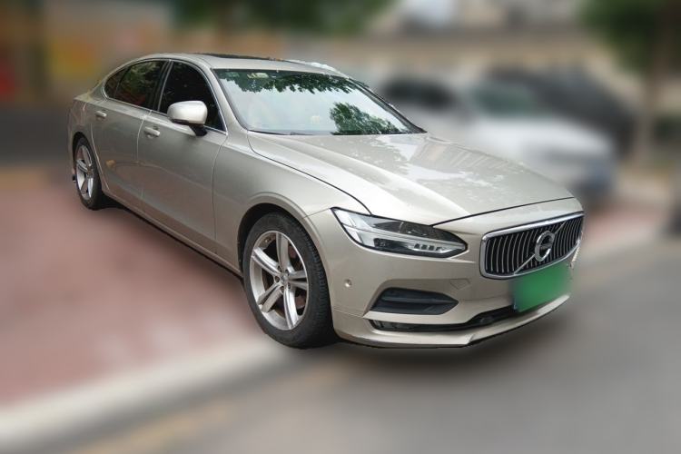 Used Volvo S90 2017 T4 Zhiyuan Edition Front Right 45 Deg