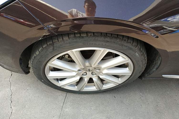 Used Volvo S90 2017 T5 Smart Luxury Edition Left Front Wheel Hub