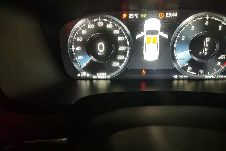 Used Volvo S90 2017 T5 Smart Luxury Edition Odometer Close Up