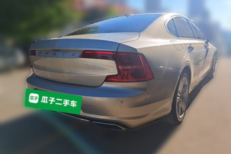 Used Volvo S90 2017 T4 Zhiyuan Edition Rear Right 45 Deg