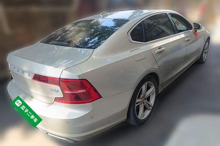 Used Volvo S90 2017 T4 Zhiyuan Edition Rear Right 45 Deg