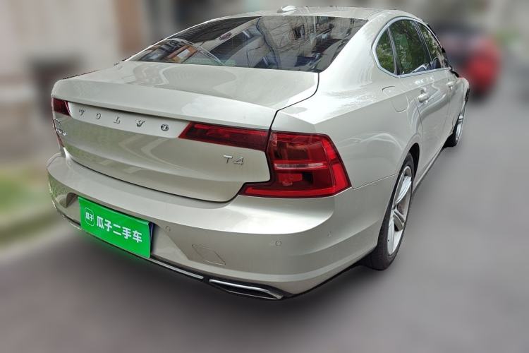 Used Volvo S90 2017 T4 Zhiyuan Edition Rear Right 45 Deg