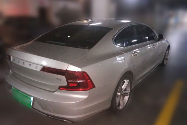 Used Volvo S90 2017 T4 Zhiyuan Edition Rear Right 45 Deg