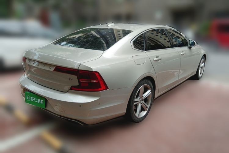 Used Volvo S90 2017 T4 Zhiyuan Edition Rear Right 45 Deg