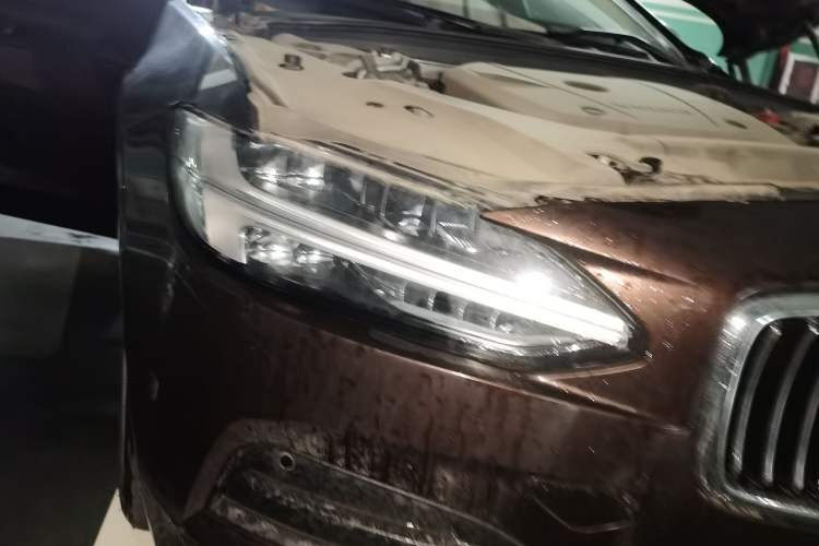 Used Volvo S90 2017 T4 Zhiyuan Edition Right Front Headlight
