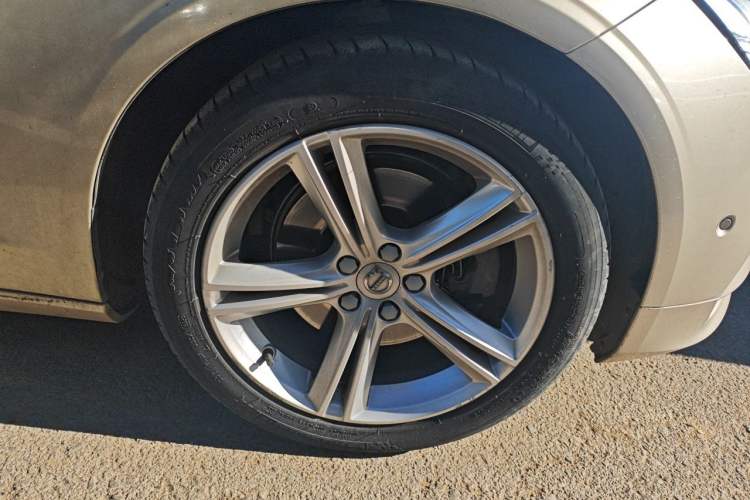 Used Volvo S90 2017 T4 Zhiyuan Edition Right Front Wheel Hub