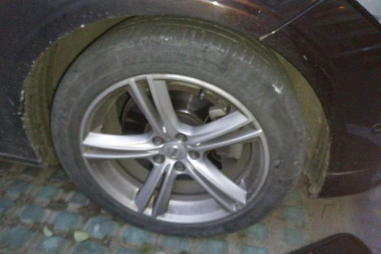 Used Volvo S90 2017 T4 Zhiyuan Edition Right Front Wheel Hub