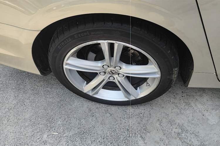 Used Volvo S90 2017 T4 Zhiyuan Edition Right Rear Wheel Hub