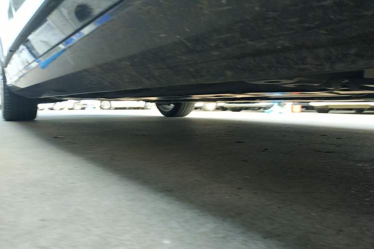 Used Volvo S90 2017 T5 Smart Luxury Edition Right Side Sill