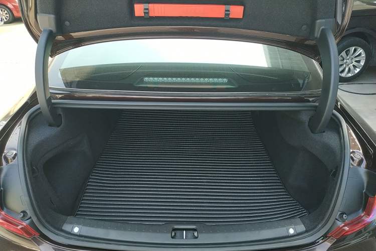Used Volvo S90 2017 T5 Smart Luxury Edition Trunk