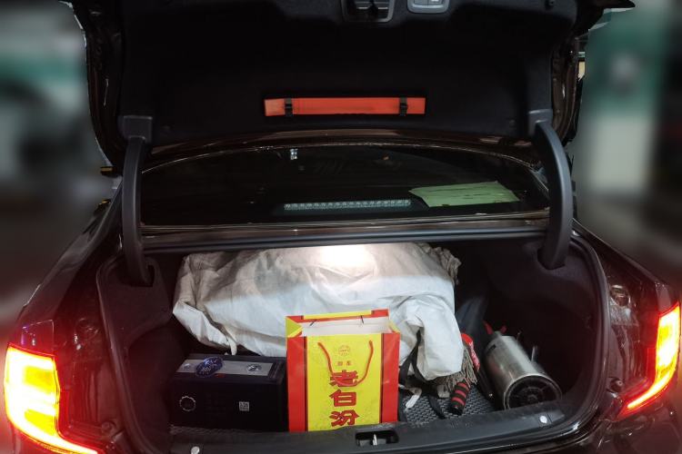 Used Volvo S90 2017 T4 Zhiyuan Edition Trunk