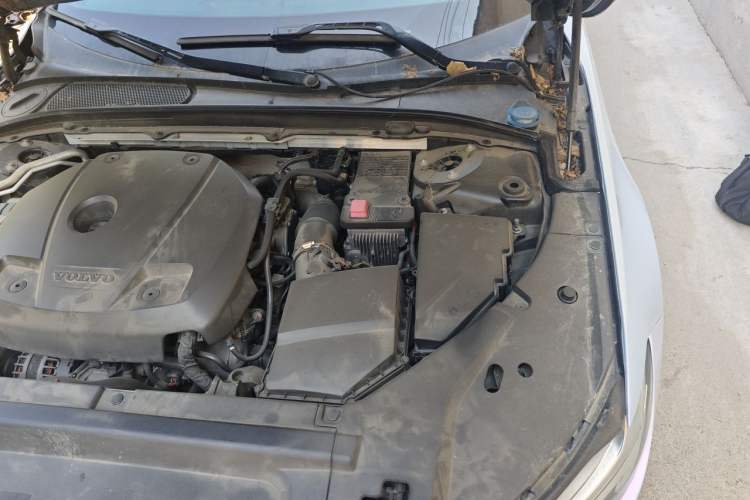 Used Volvo S90 2017 T4 Zhiyuan Edition Engine Bay Left